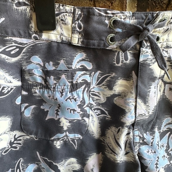 Columbia High Waist Blue and White Shorts - Picture 5 of 7